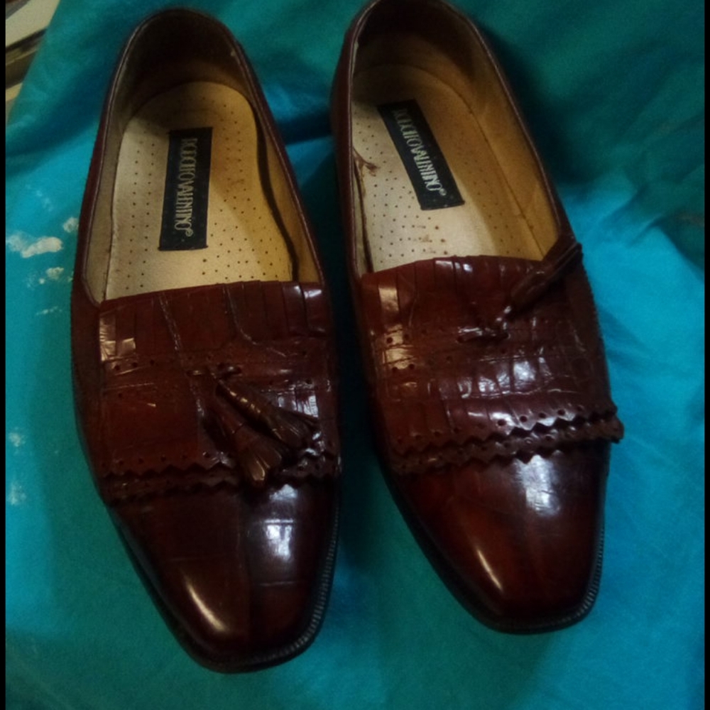 Shoe - Picture 7 of 9